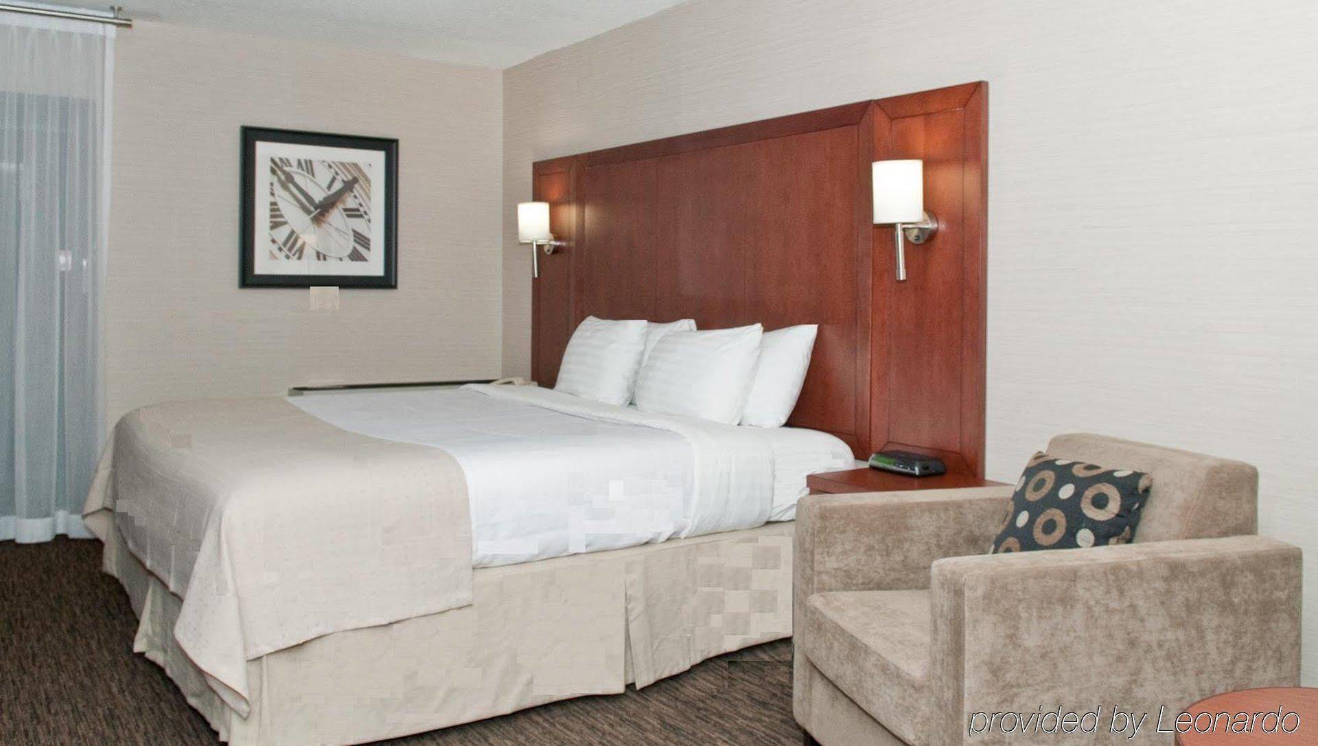Holiday Inn Oakville Centre By Ihg Exteriör bild